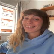 Profesora titulada en audiovisuales, y publicidad. Imparte clases online.